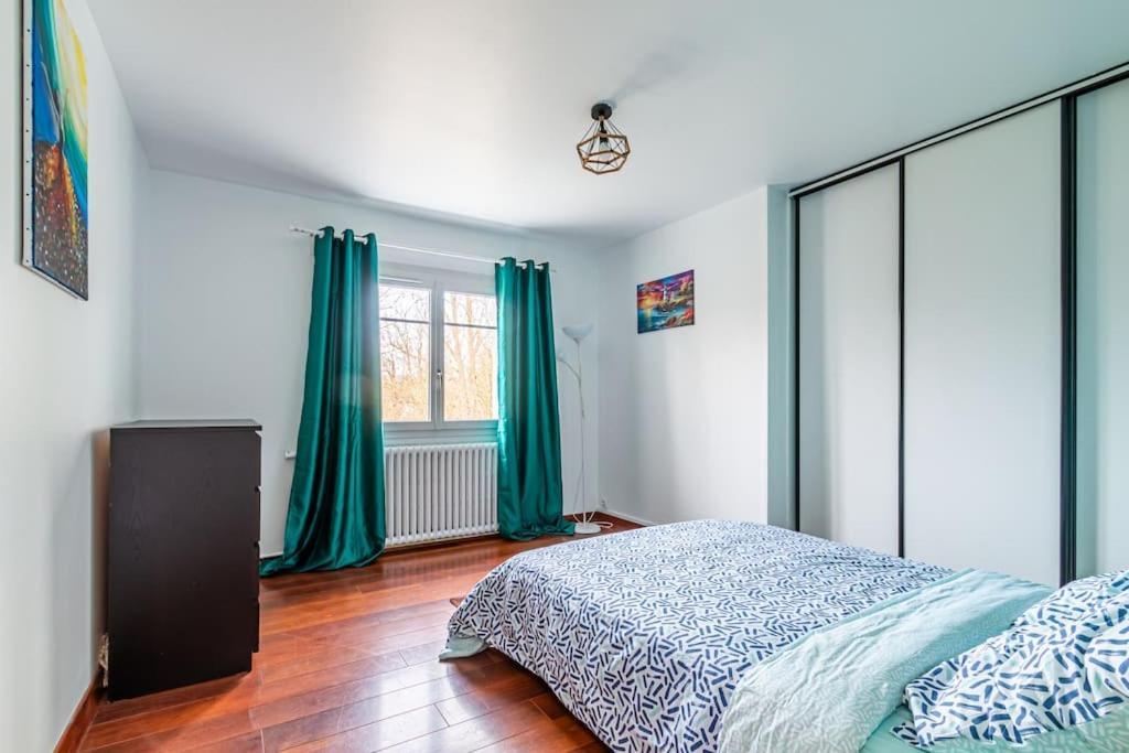 Charmante Maison Au Calme Yerres Экстерьер фото