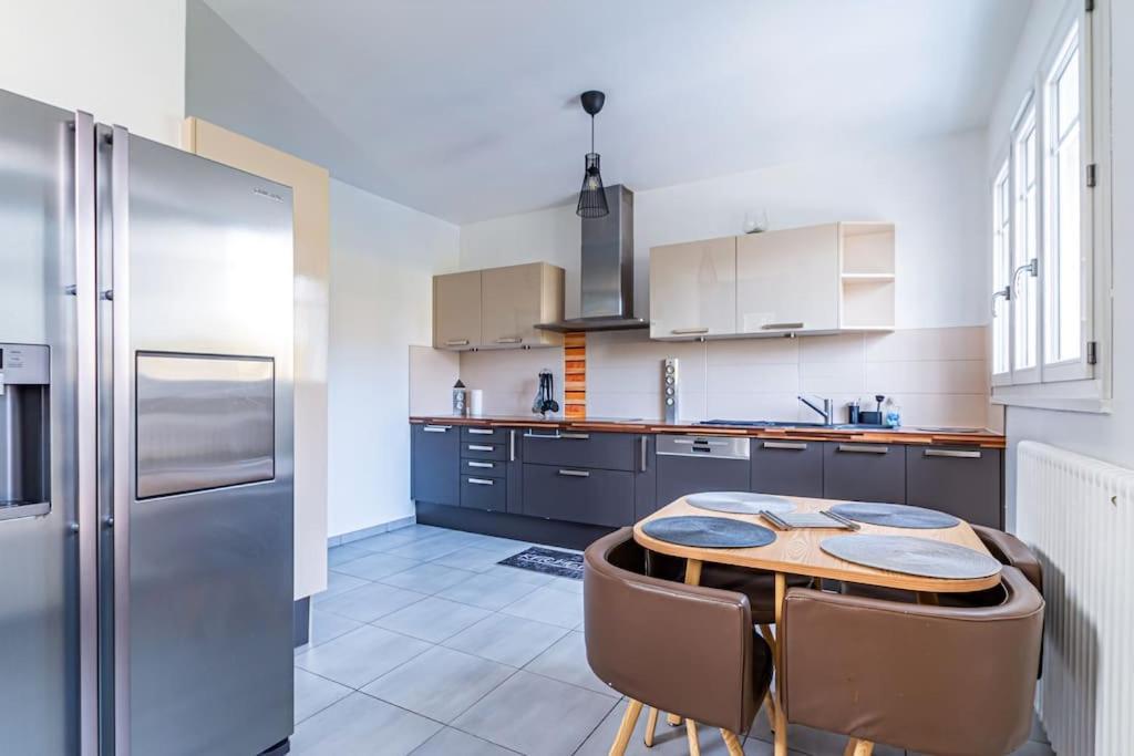 Charmante Maison Au Calme Yerres Экстерьер фото